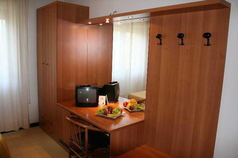 Hotel Italia אוקיובלו מראה חיצוני תמונה