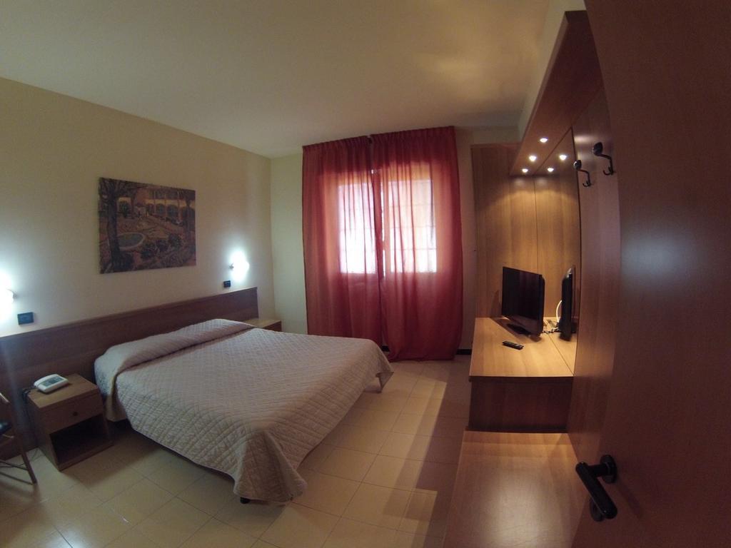 Hotel Italia אוקיובלו מראה חיצוני תמונה