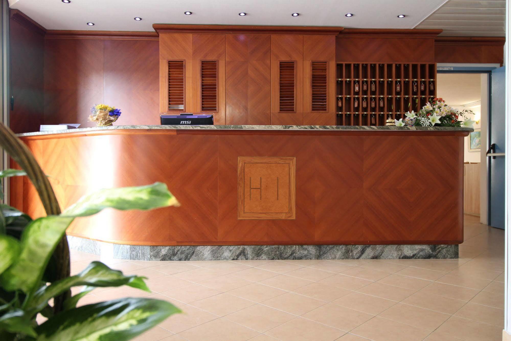 Hotel Italia אוקיובלו מראה חיצוני תמונה